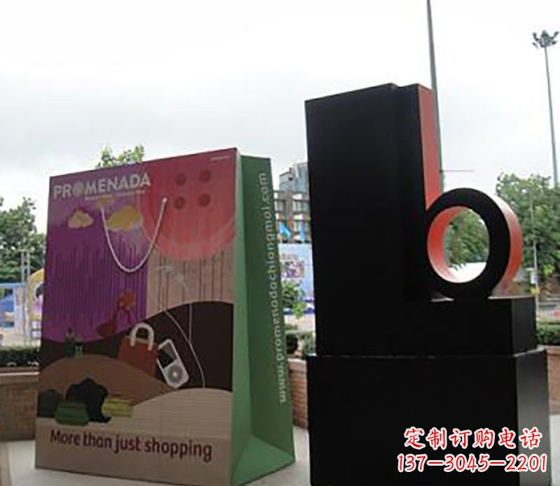 甘肃不锈钢购物袋雕塑为公园带来现代风格