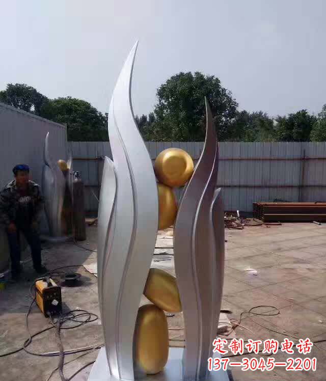 甘肃不锈钢广场翅膀雕塑象征着自由之翼