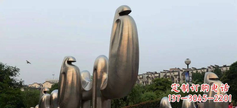 甘肃不锈钢广场上的骆驼雕塑