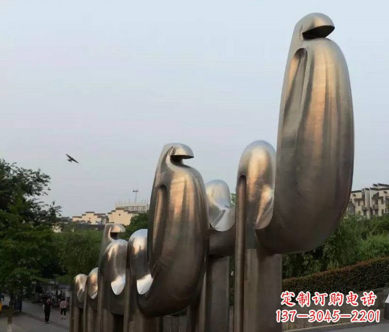 甘肃不锈钢骆驼雕塑给城市增添新魅力