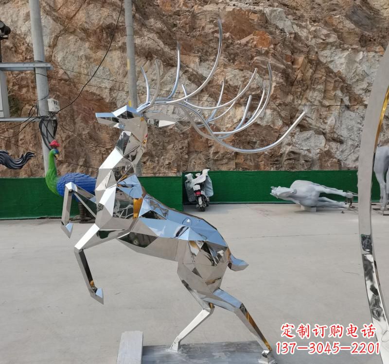 甘肃梅花鹿雕塑美丽而神秘的存在