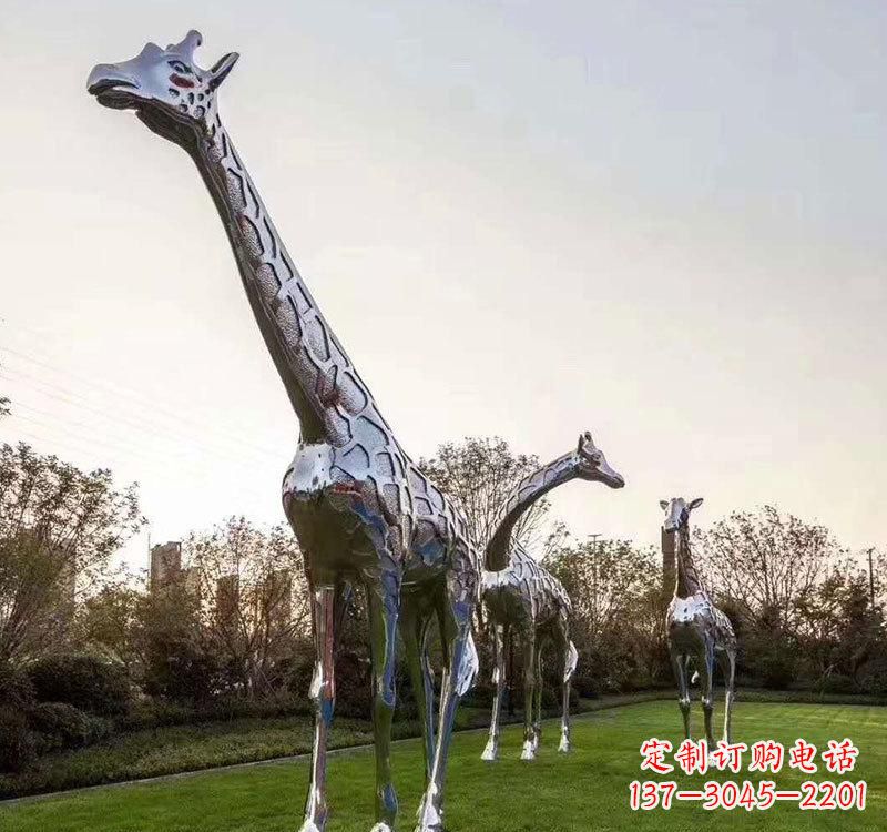 甘肃不锈钢长颈鹿雕塑美丽的艺术精神