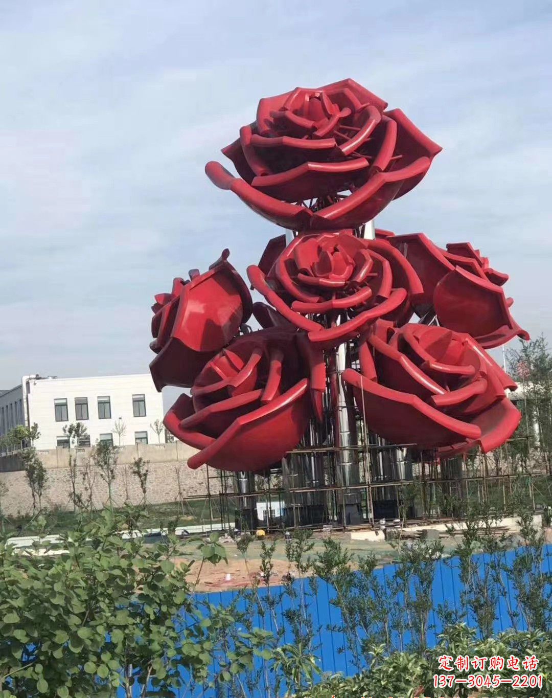 甘肃不锈钢玫瑰雕塑象征爱与美