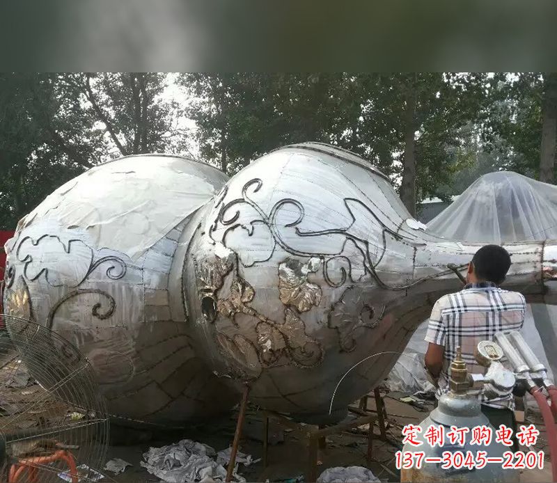 甘肃不锈钢葫芦雕塑精美绝伦