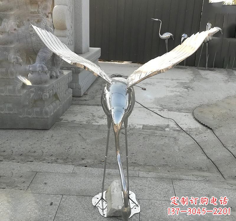甘肃不锈钢仙鹤雕塑美丽与坚固并存