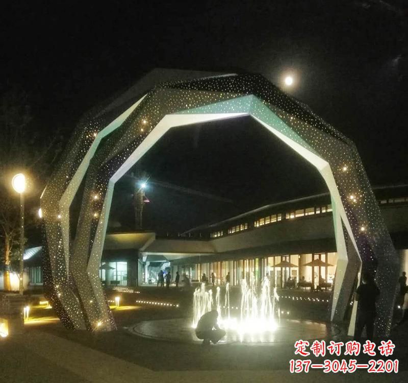 甘肃不锈钢户外拱门雕塑精美线条点缀美景