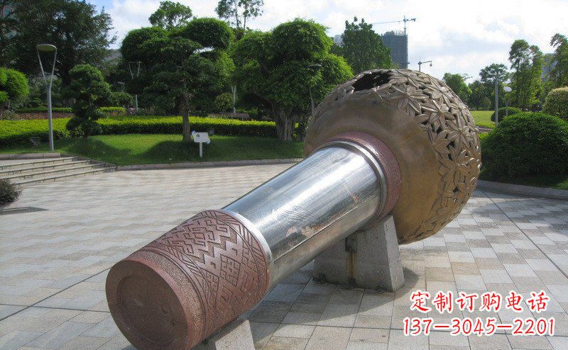 甘肃“铸就记忆的不锈钢话筒雕塑”
