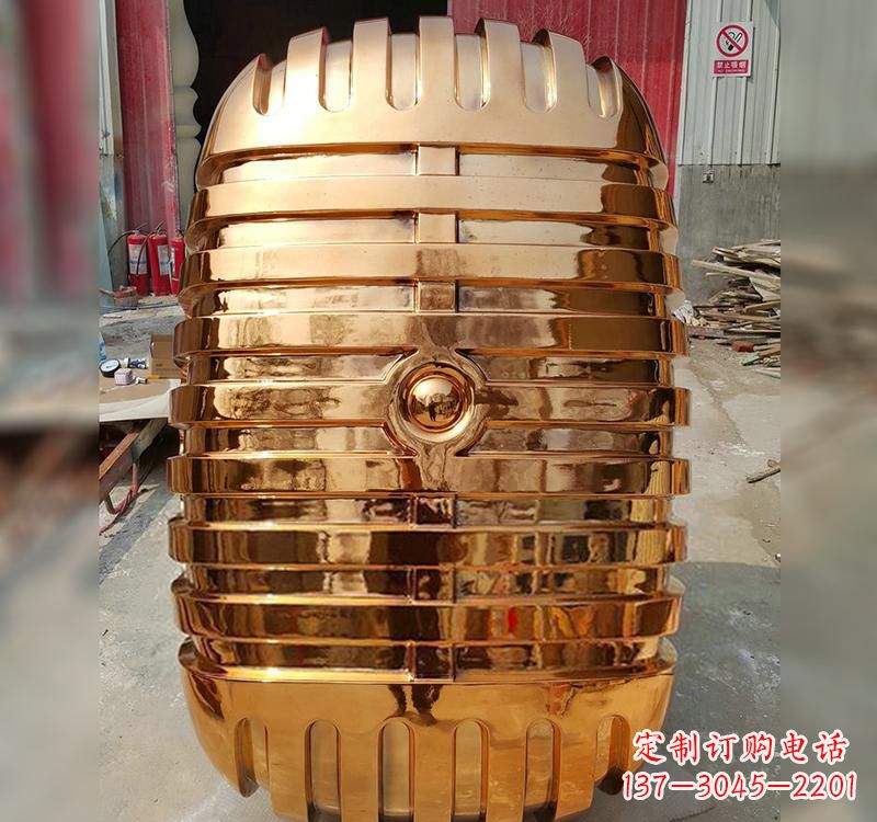 甘肃不锈钢话筒雕塑传承历史的象征