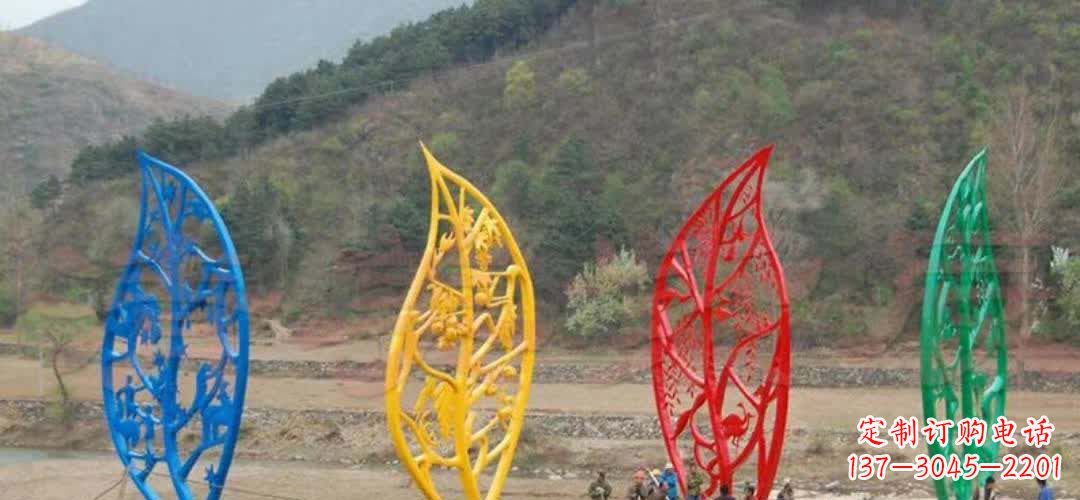 甘肃不锈钢景区镂空树叶雕塑——美妙的自然之美