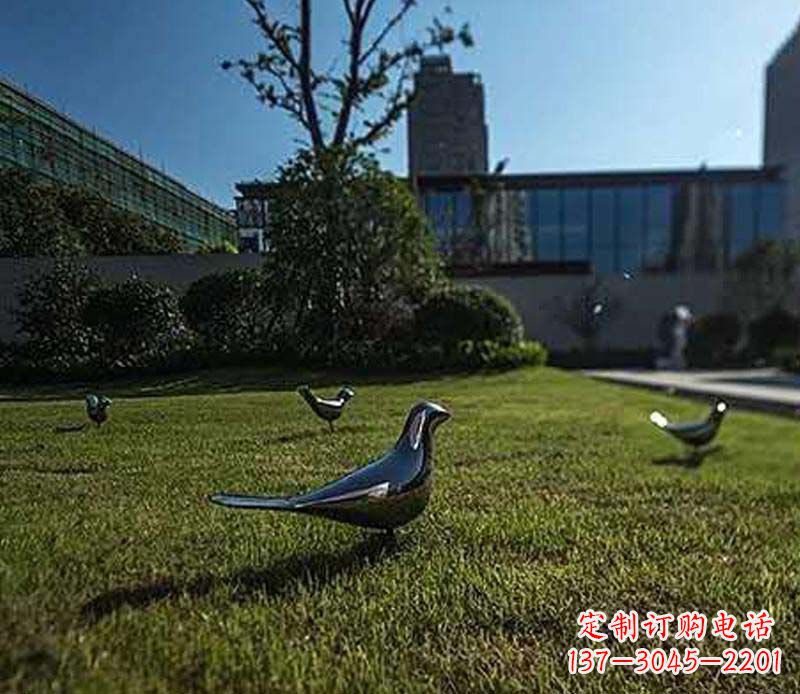 甘肃不锈钢镜面鸽子雕塑象征和平与美丽