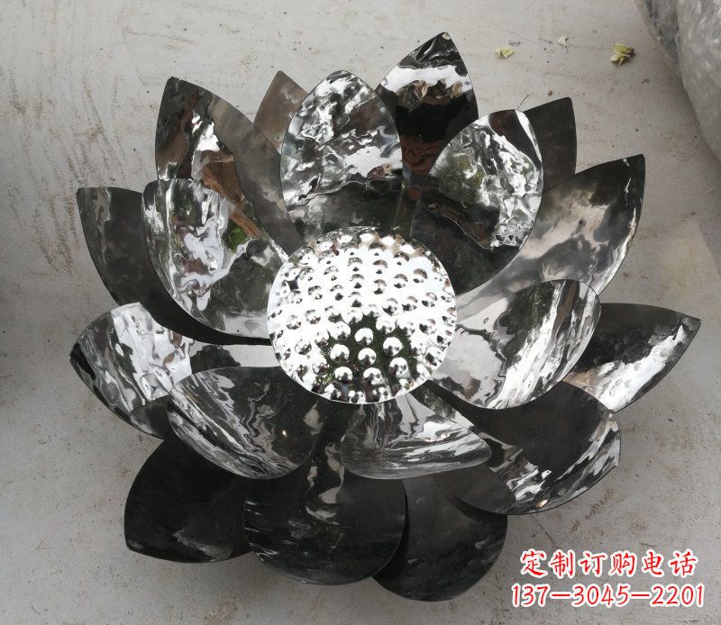 甘肃不锈钢镜面的荷花雕塑——彰显美丽与恬静