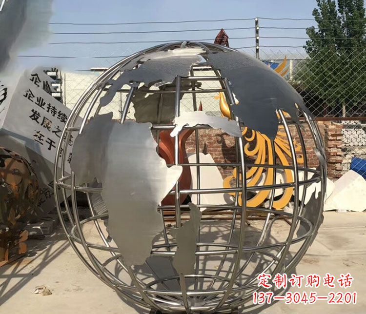 甘肃不锈钢镂空地球仪雕塑艺术技艺的精美体现