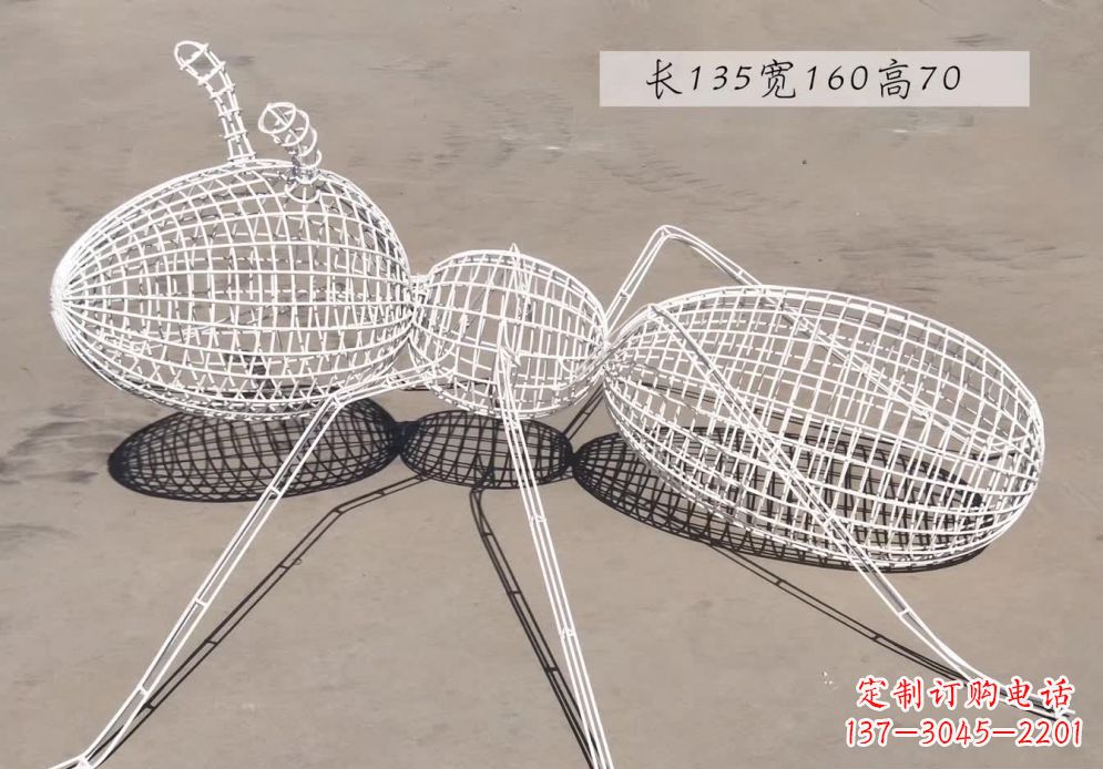 甘肃不锈钢镂空蚂蚁雕塑艺术精美的象征