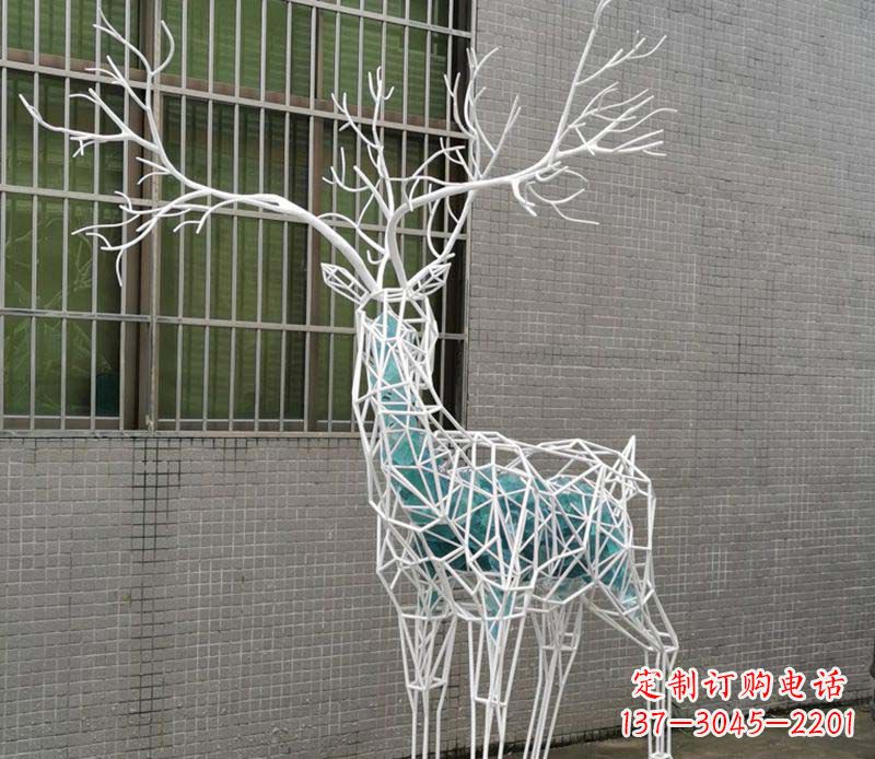 甘肃不锈钢镂空梅花鹿雕塑——流动的美丽