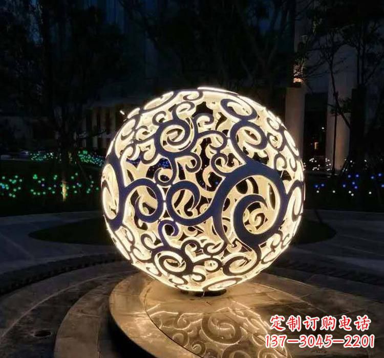 甘肃不锈钢镂空球喷泉雕塑艺术性的水景装饰