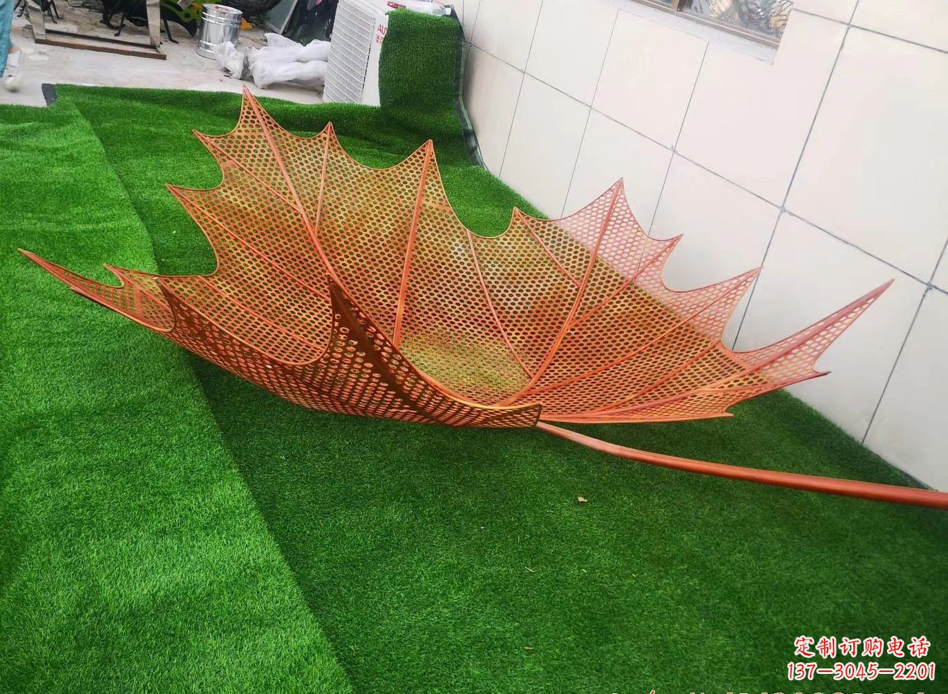 甘肃镂空树叶雕塑精彩细节点缀着精美自然风景