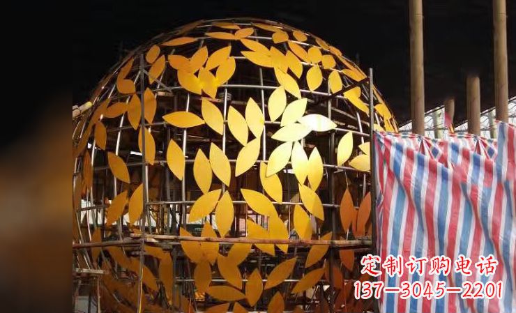甘肃不锈钢镂空树叶雕塑——精美绝伦