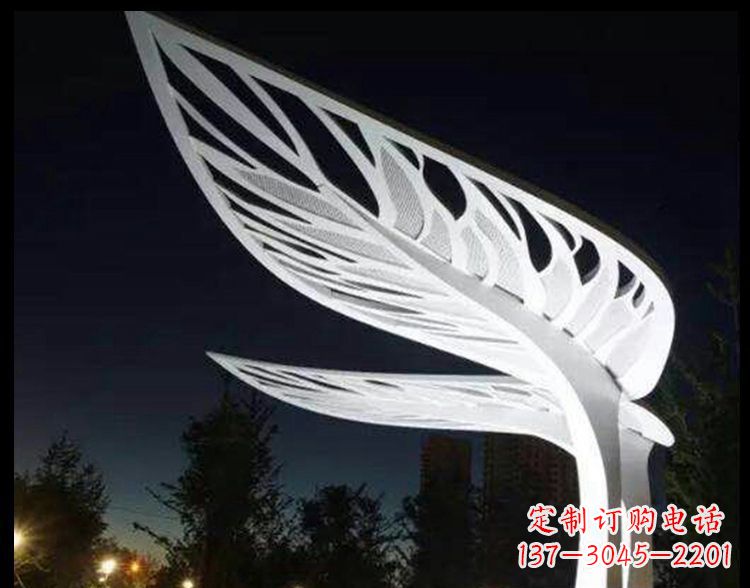 甘肃不锈钢镂空树叶雕塑点缀景观