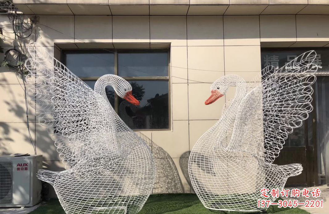 甘肃不锈钢镂空天鹅雕塑象征着美丽的永恒