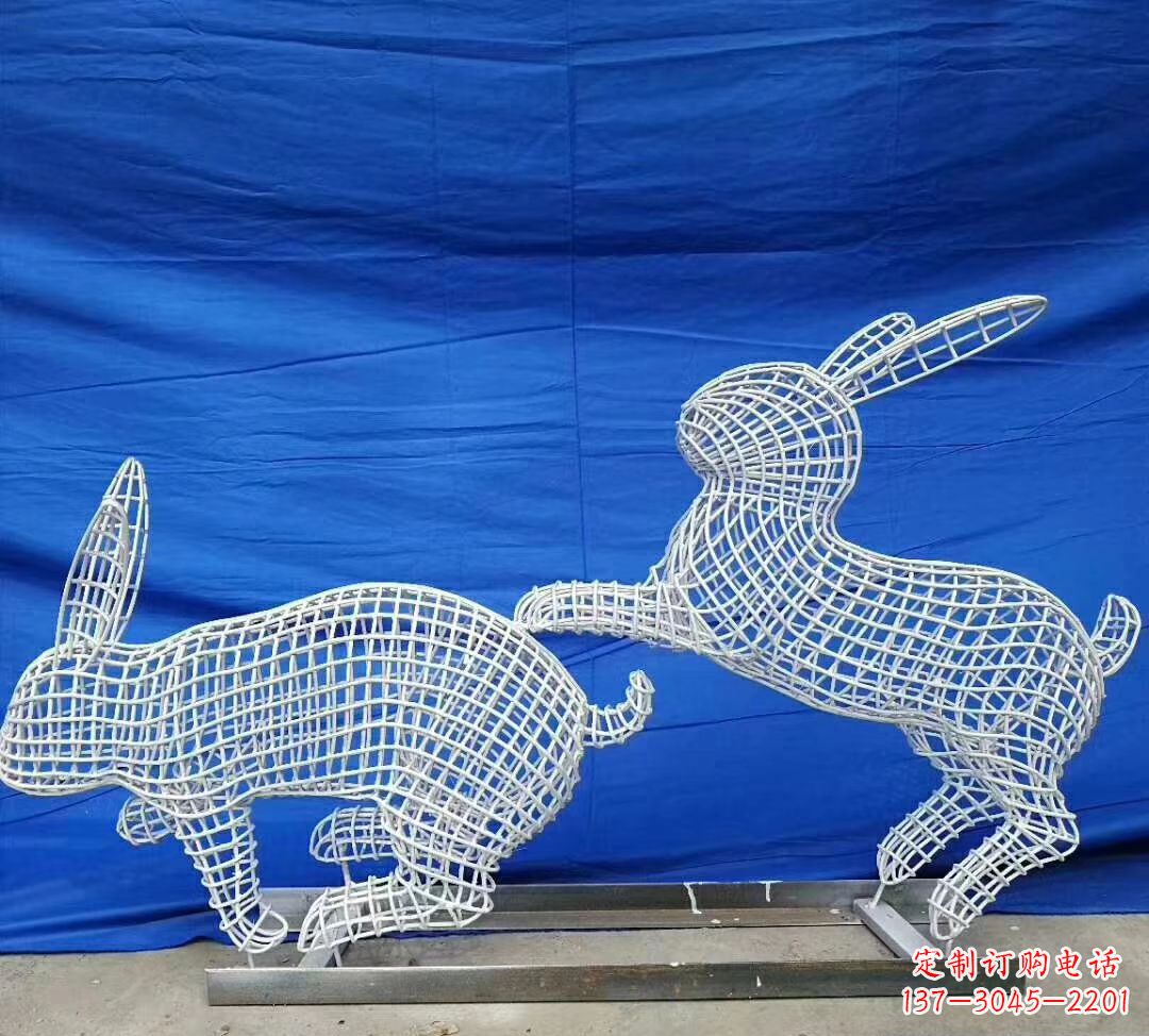 甘肃不锈钢镂空兔子精美雕塑展现可爱