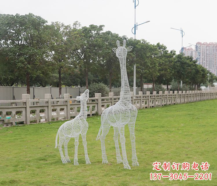 甘肃精美的不锈钢长颈鹿雕塑