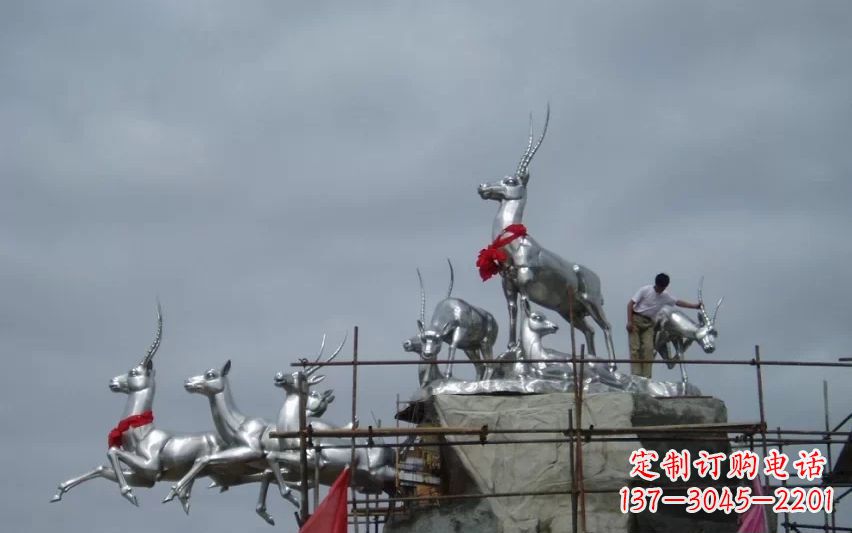甘肃不锈钢动物雕塑——美丽宁静的自然之美