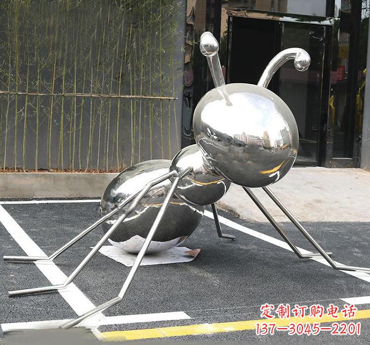 甘肃不锈钢蚂蚁雕塑象征着勤劳与坚毅