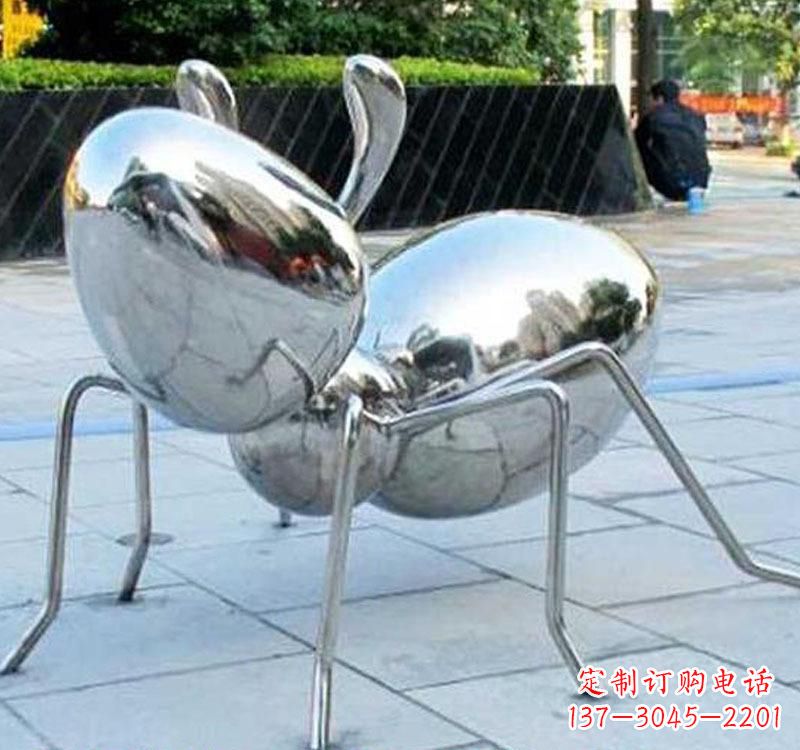 甘肃不锈钢蚂蚁雕塑一座象征努力的艺术作品