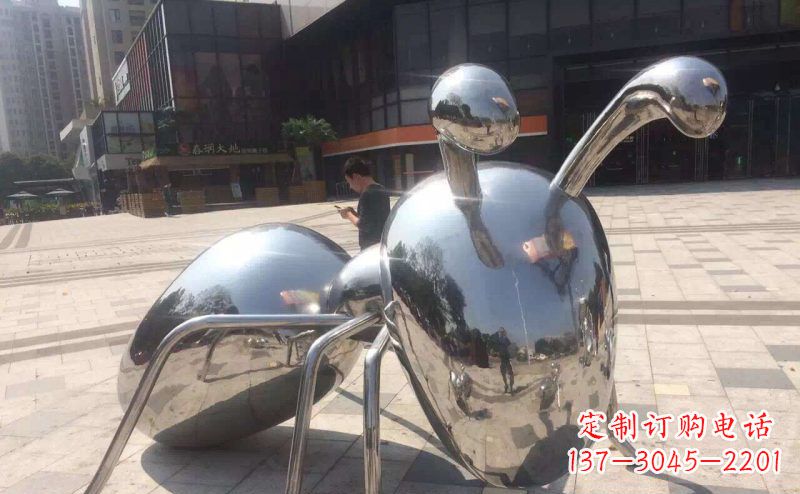 甘肃不锈钢蚂蚁雕塑精美而富有讽刺意味