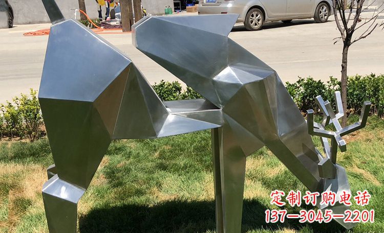 甘肃不锈钢梅花鹿雕塑给公园带来美丽风景