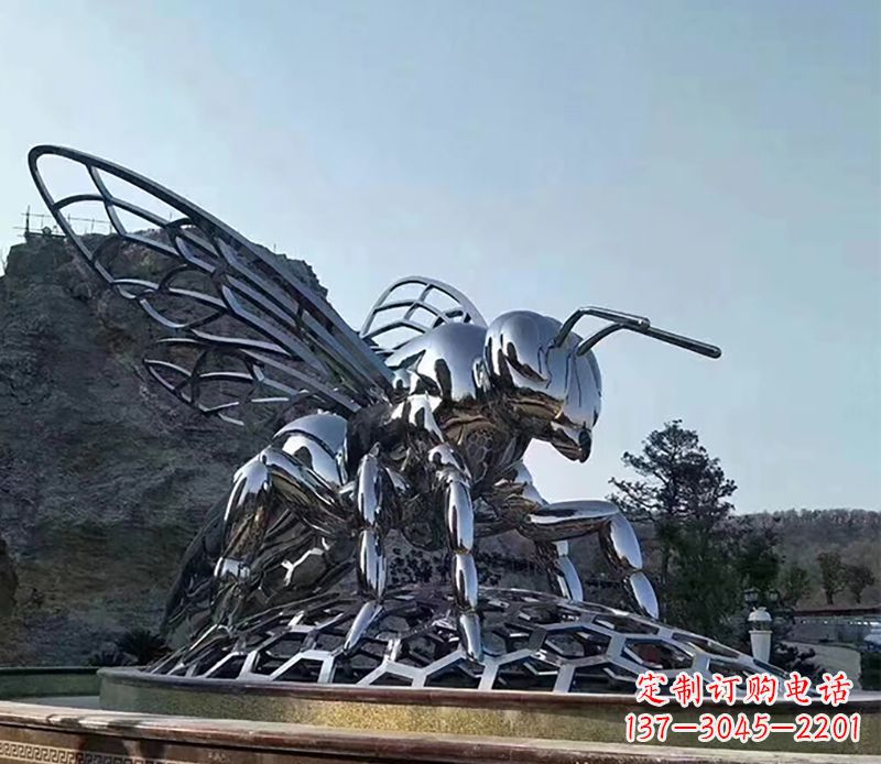 甘肃不锈钢蜜蜂雕塑精美雕塑点缀环境