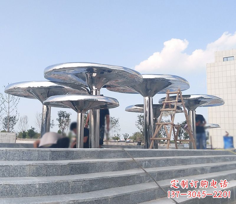 甘肃艺术精美的不锈钢蘑菇公园雕塑