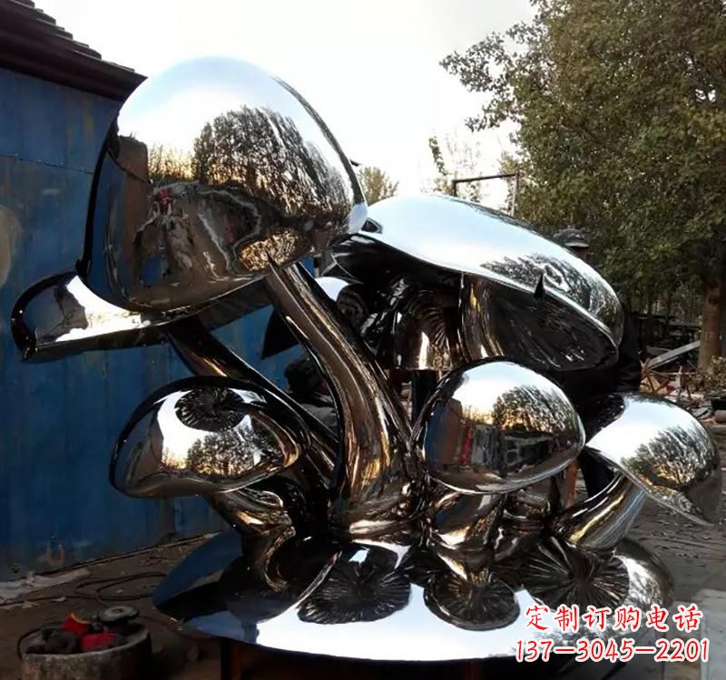 甘肃不锈钢蘑菇雕塑给空间增添活力