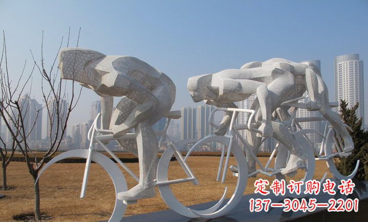 甘肃展现运动风采的不锈钢自行车雕塑