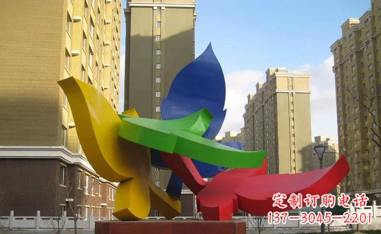 甘肃不锈钢树叶景观雕塑美丽而精致