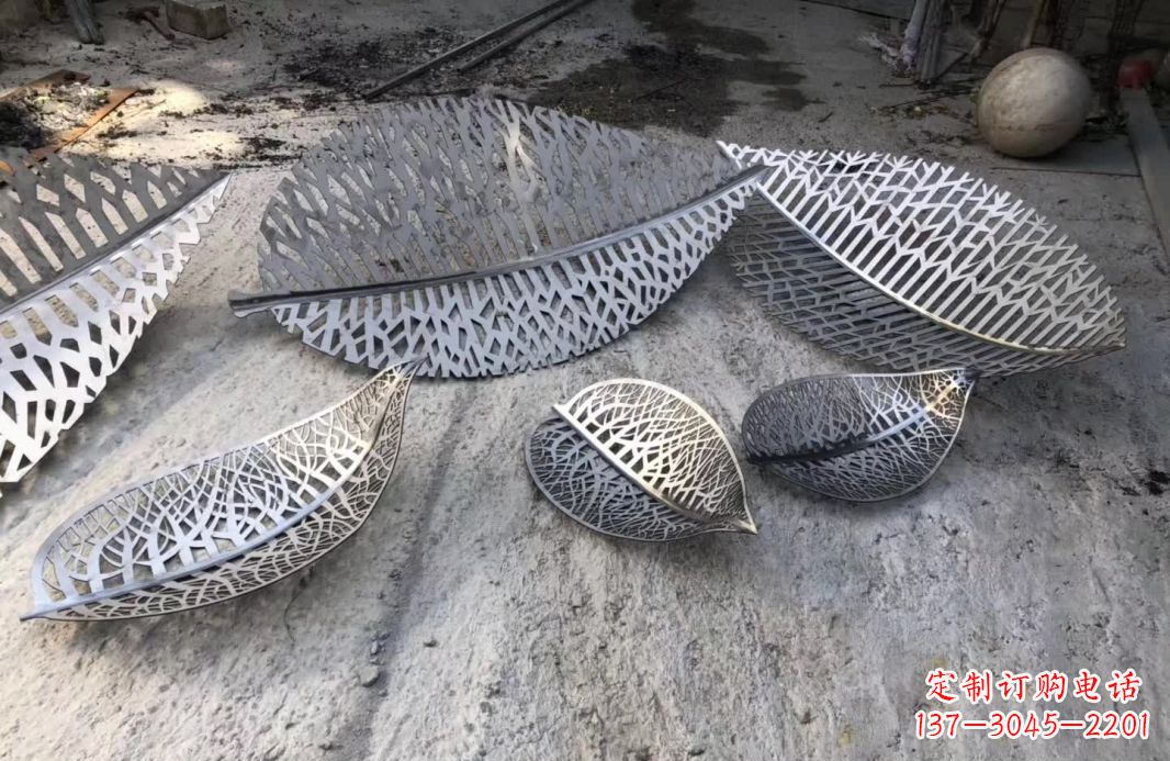 甘肃优雅的不锈钢树叶雕塑