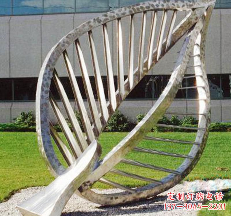 甘肃不锈钢树叶镂空景观雕塑精美而古朴