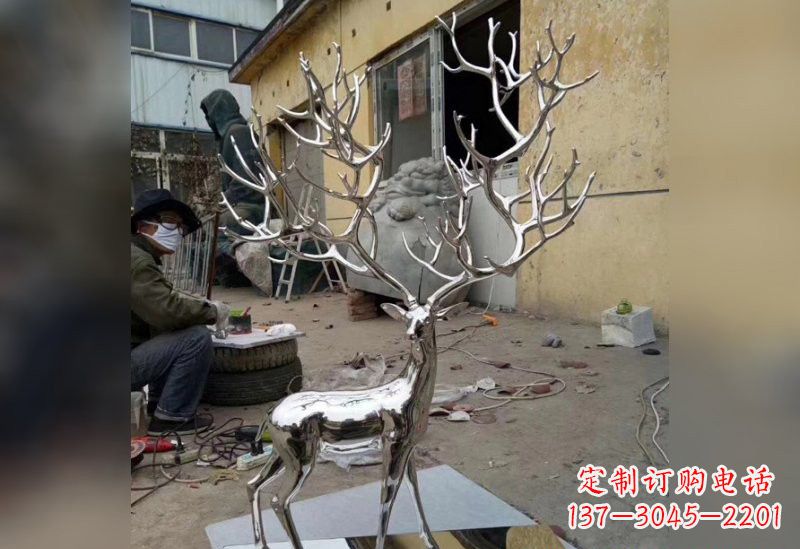 甘肃不锈钢树枝鹿雕塑艺术精美的自然之美