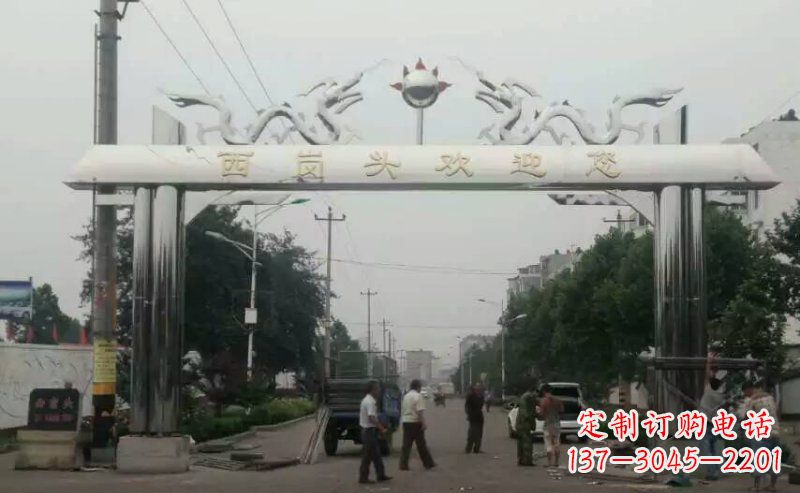 甘肃不锈钢双龙戏珠牌坊传承文化的雕塑之美