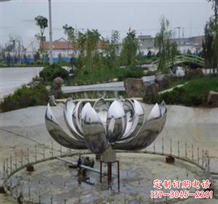 甘肃不锈钢荷花雕塑营造美丽水景