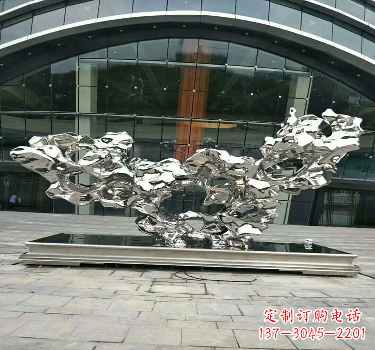 甘肃灵动的太湖石雕塑