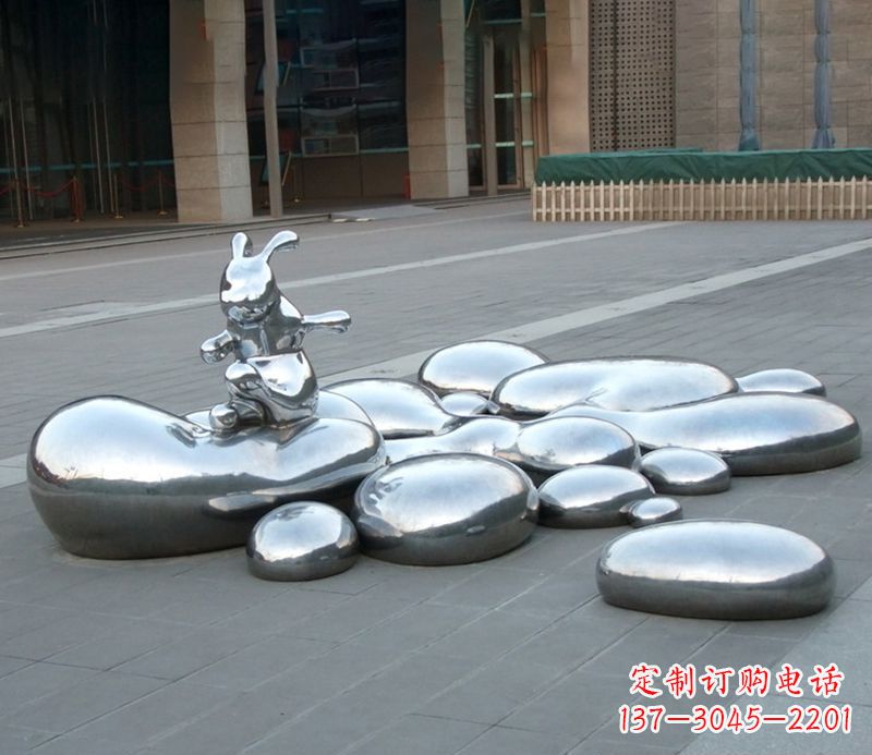 甘肃不锈钢兔子雕塑饱含艺术美感的艺术品