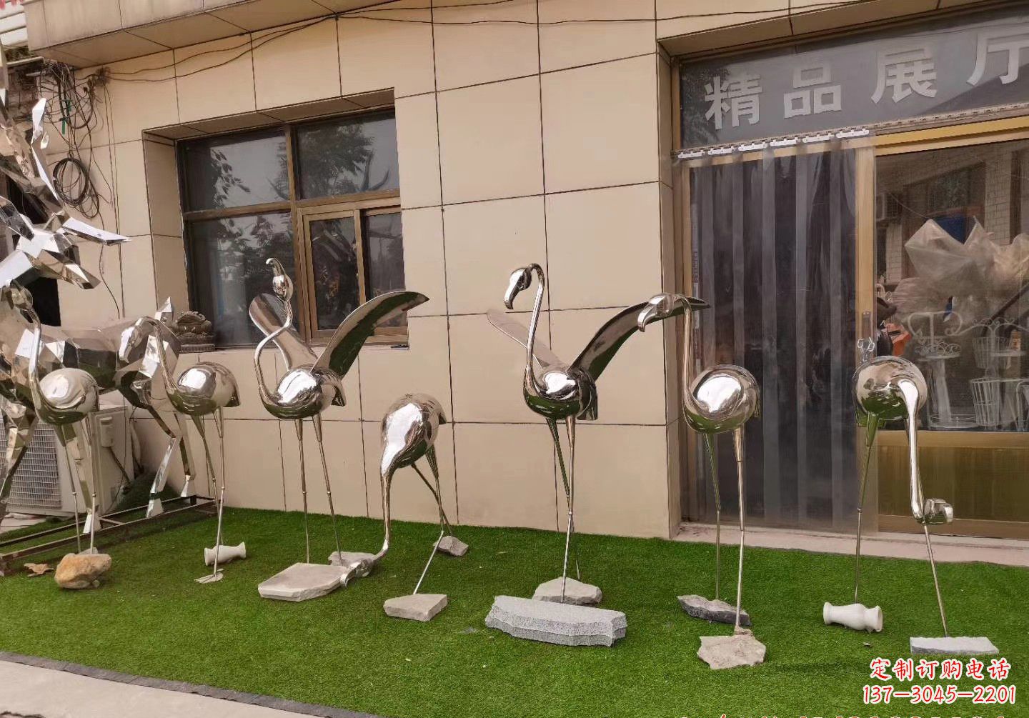 甘肃不锈钢仙鹤景观雕塑精美雕塑展现优美的仙鹤之美