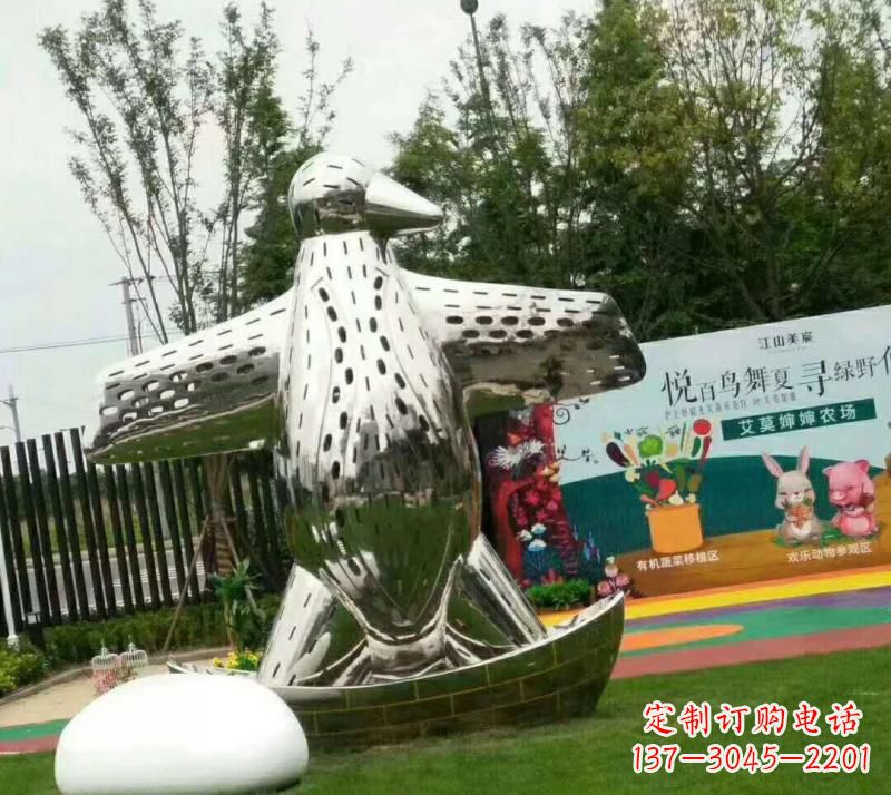 甘肃不锈钢现代企鹅雕塑