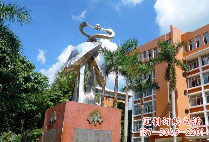 甘肃不锈钢仙鹤雕塑美丽而神秘