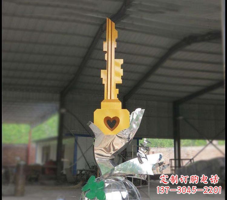 甘肃不锈钢校园手提钥匙雕塑
