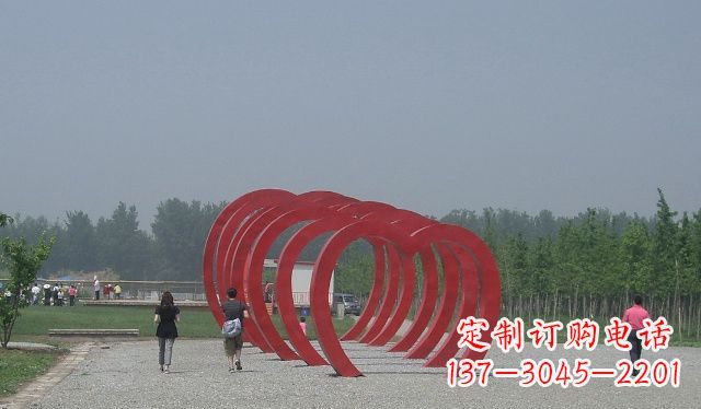 甘肃不锈钢心形拱门雕塑美丽而神圣