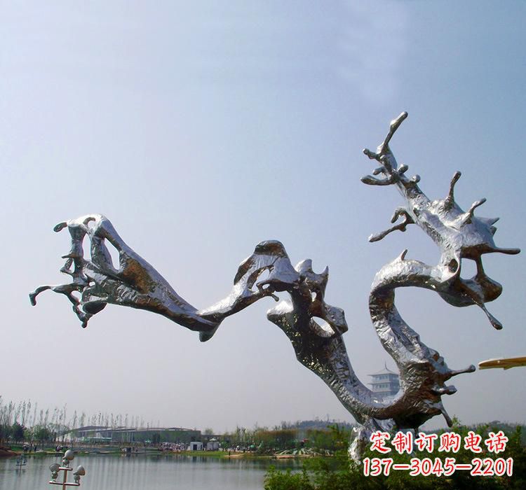 甘肃不锈钢水滴雕塑体现自然之美