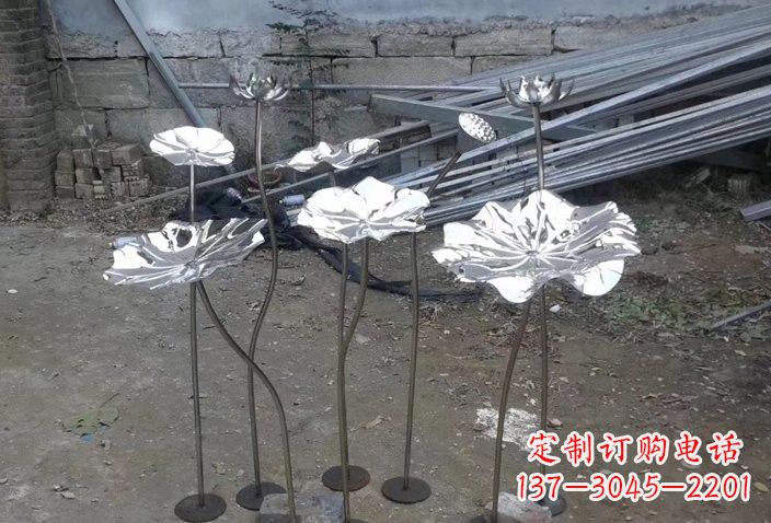 甘肃不锈钢荷叶雕塑给园林增添美感