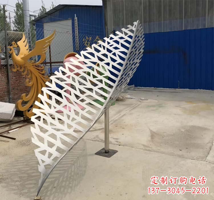甘肃不锈钢园林树叶雕塑